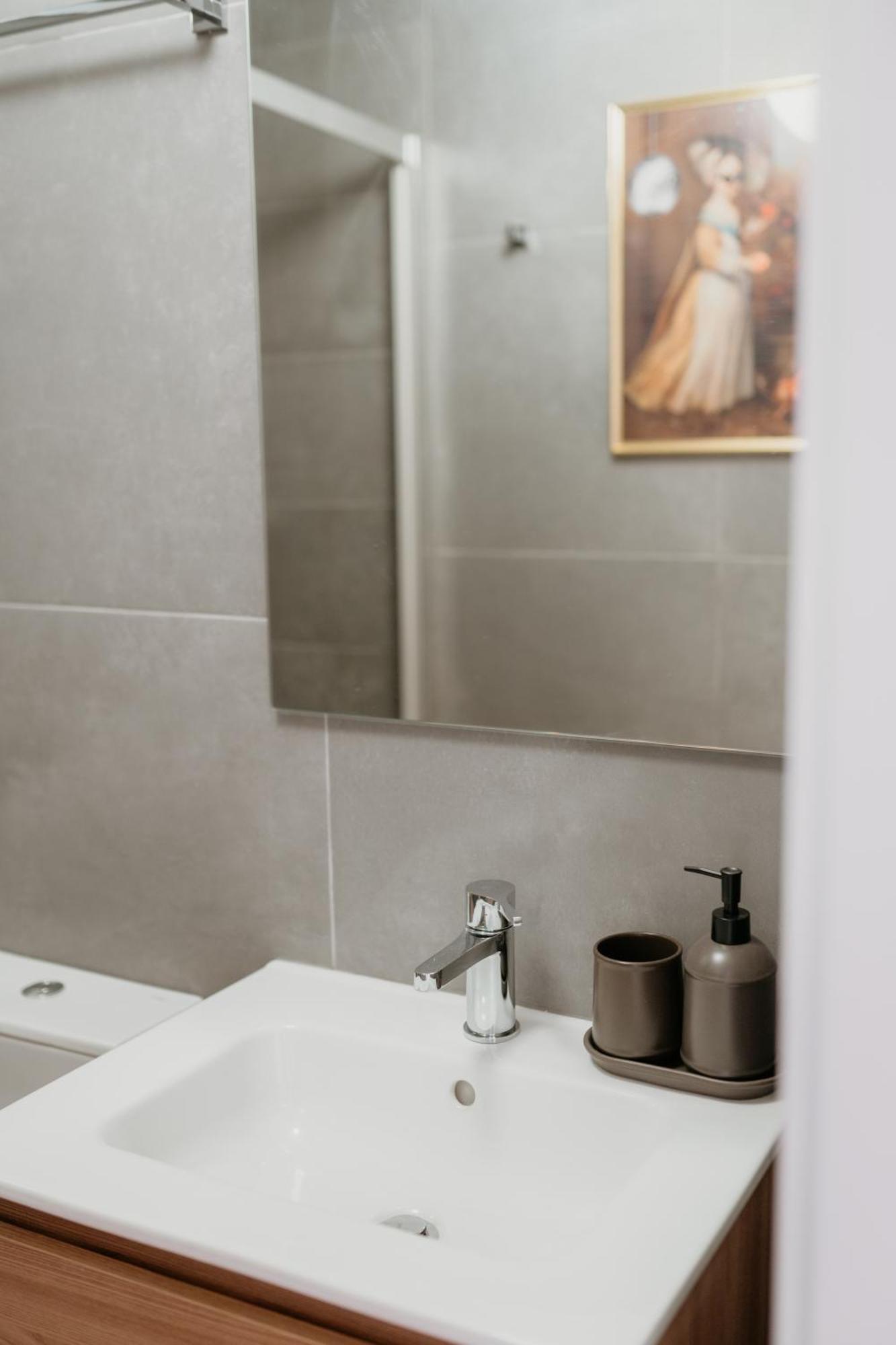 Mary Orange - No 236 Rc D - Contemporary Two-bedroom Haven Appartement Lisboa
