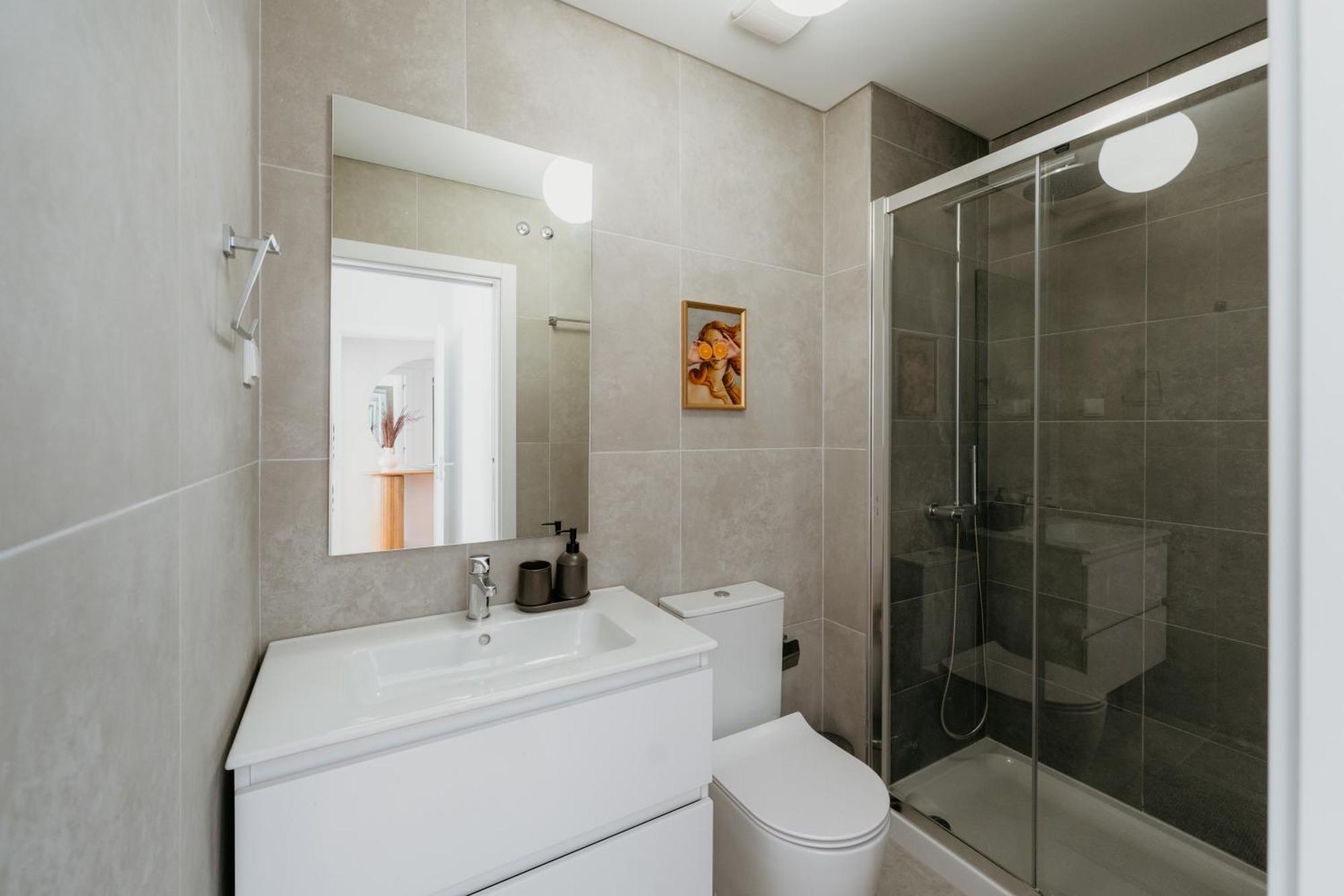 Mary Orange - No 236 Rc D - Contemporary Two-bedroom Haven *