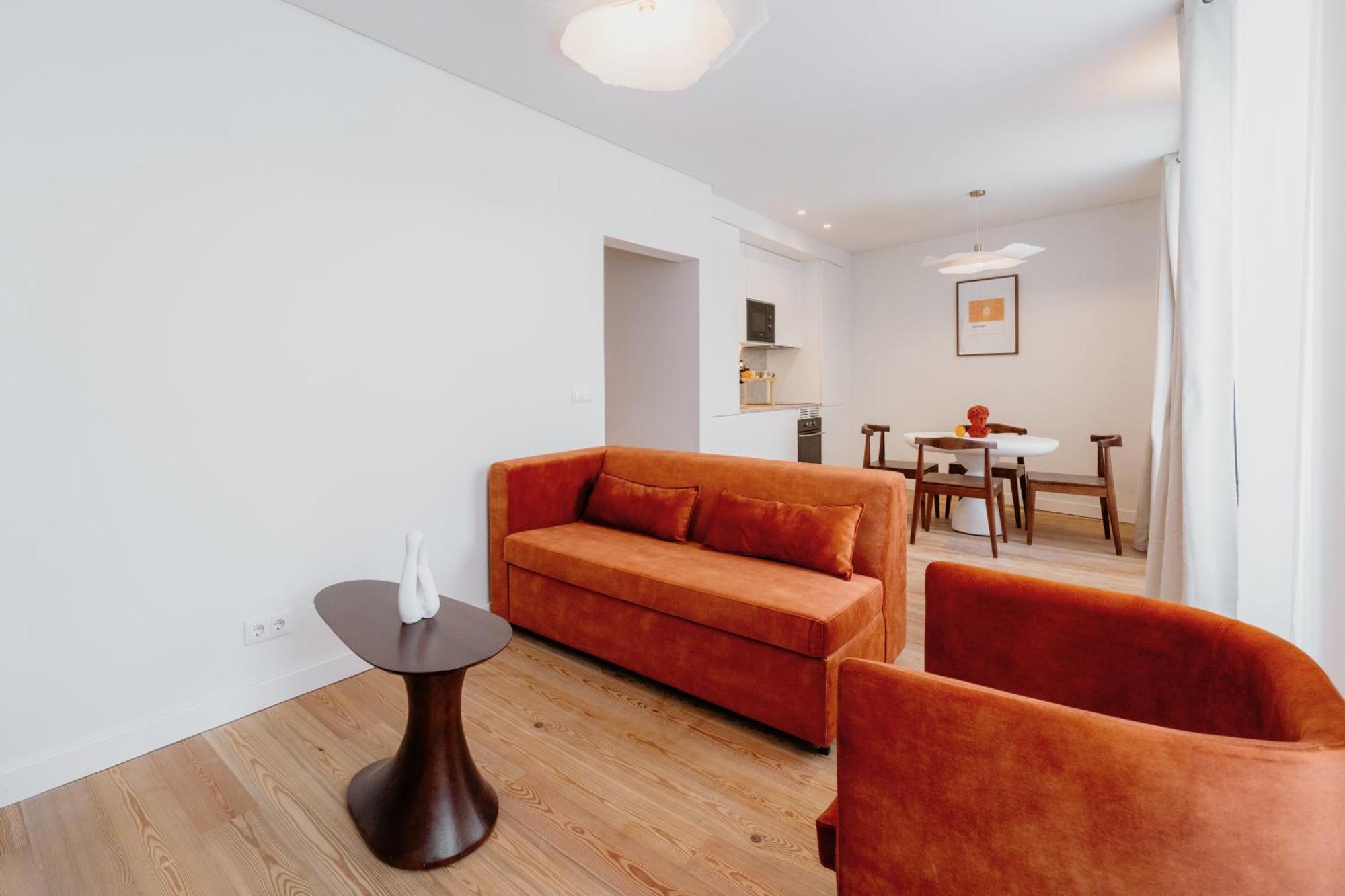 Mary Orange - No 236 Rc D - Contemporary Two-bedroom Haven Lisboa